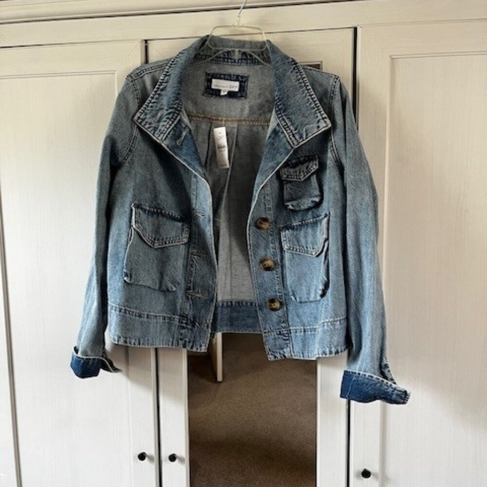 Loft Denim Jacket with pocket details, size SMALL